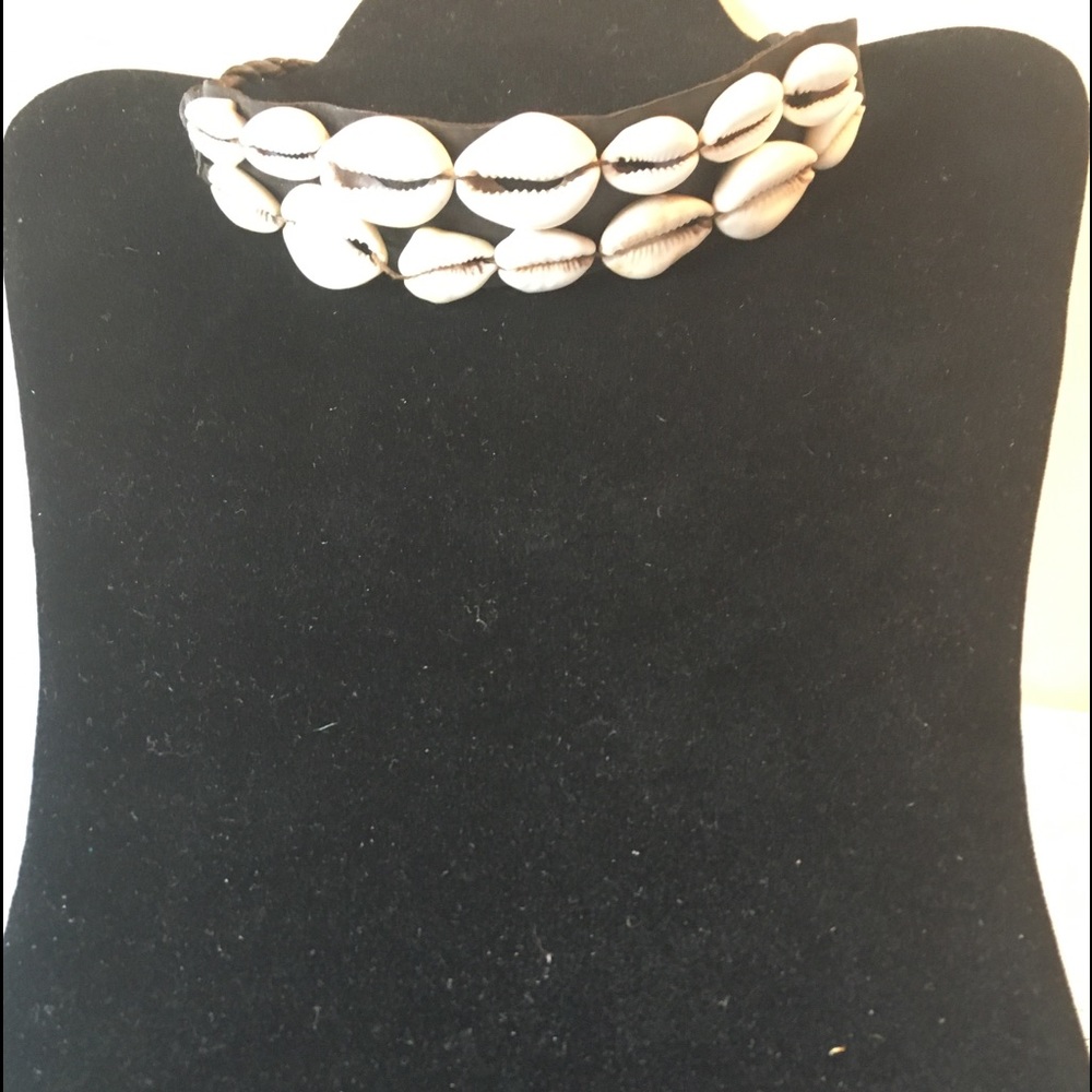 Cowrie shell choker necklace